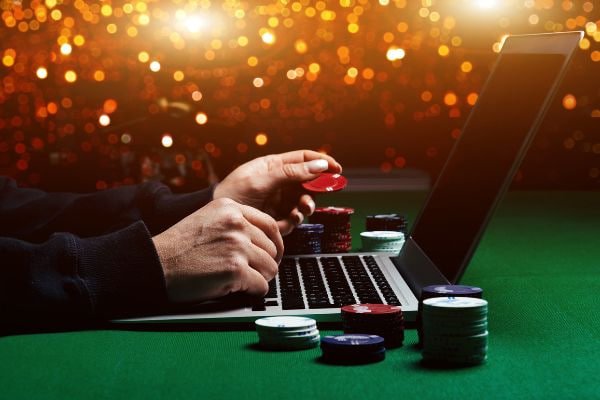 Antarmuka penempatan taruhan live dealer dengan chip dan area taruhan yang jelas